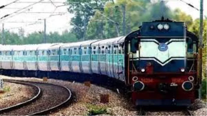 रेलमार्ग पर कवच प्रणाली लगाने से हादसा नहीं होगा। जागरण