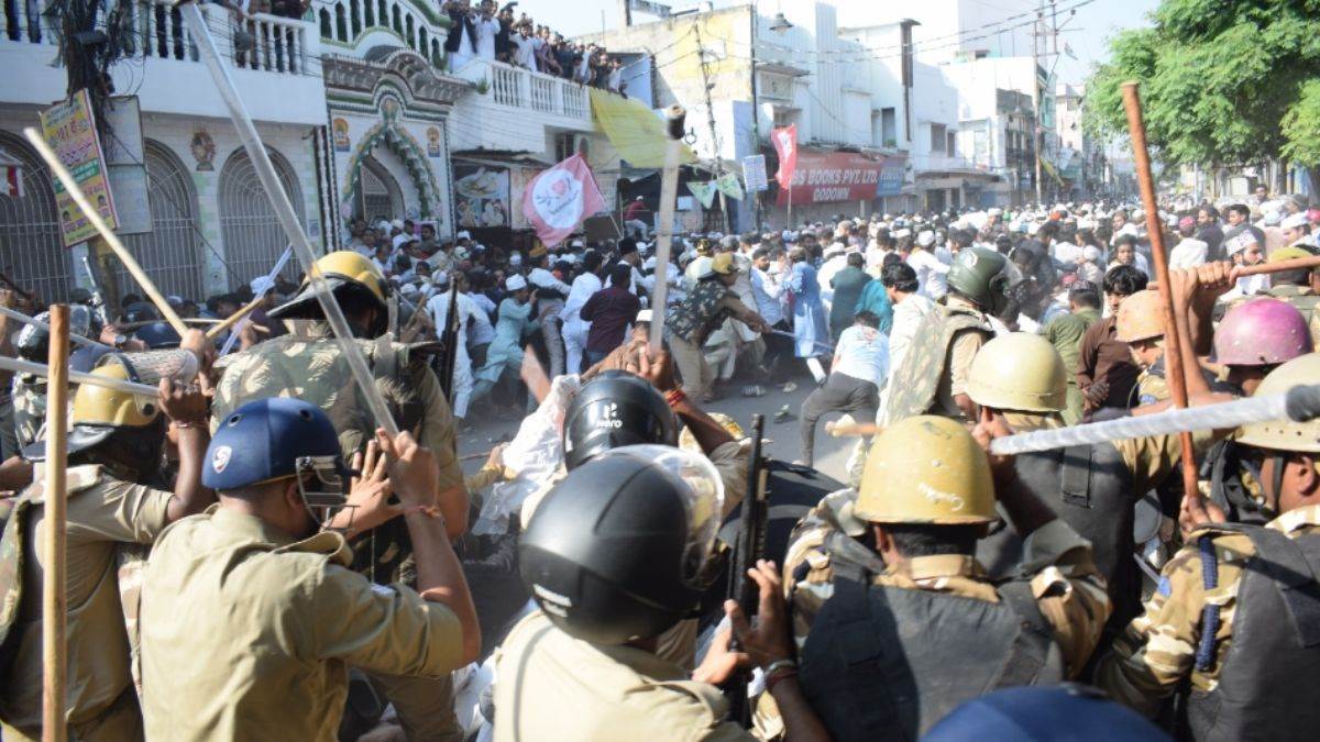 https://www.jagranimages.com/images/newimg/27092025/27_09_2025-bareilly_clash_g_24061628_8293391.jpg
