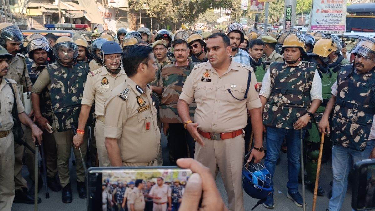 https://www.jagranimages.com/images/newimg/27092025/27_09_2025-bareilly_clash_ssp_dig_24061632.jpg