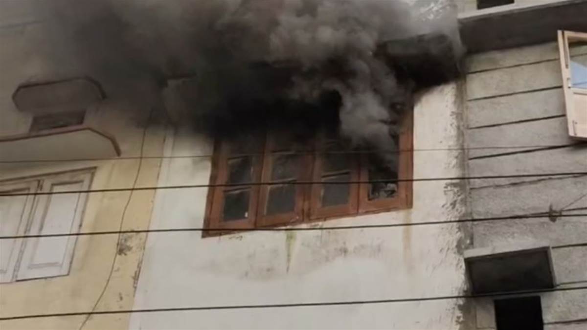 https://www.jagranimages.com/images/newimg/27092025/27_09_2025-fire__2_24062246.jpg