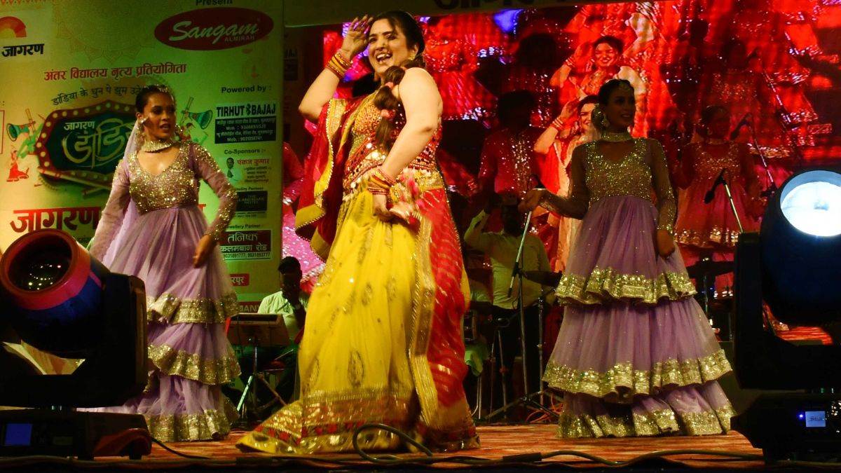 https://www.jagranimages.com/images/newimg/27092025/27_09_2025-jagran_dandiya_amrapali_dubey_bhojpuri_actress__24061889.jpg
