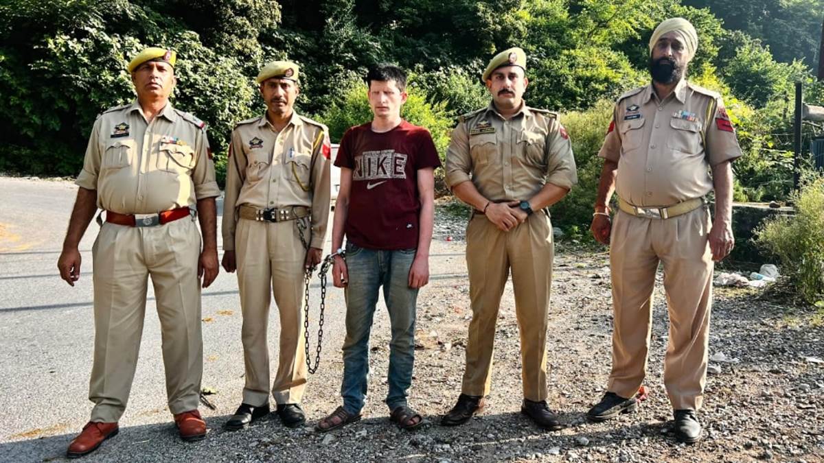 katra police arrests two drug peddlers seizes heroin
