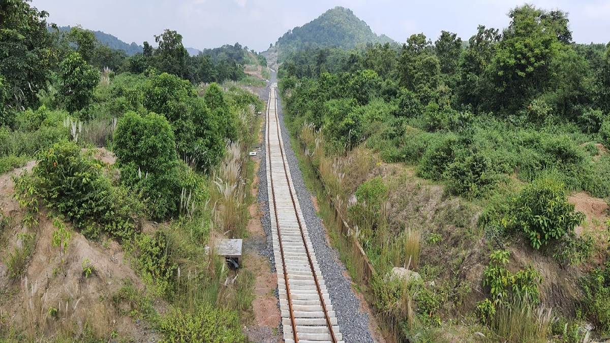 https://www.jagranimages.com/images/newimg/27092025/27_09_2025-koderma_-_rajgir_24061972.jpg