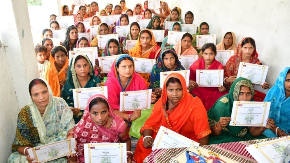 https://www.jagranimages.com/images/newimg/27092025/27_09_2025-mahila_24062060.jpg