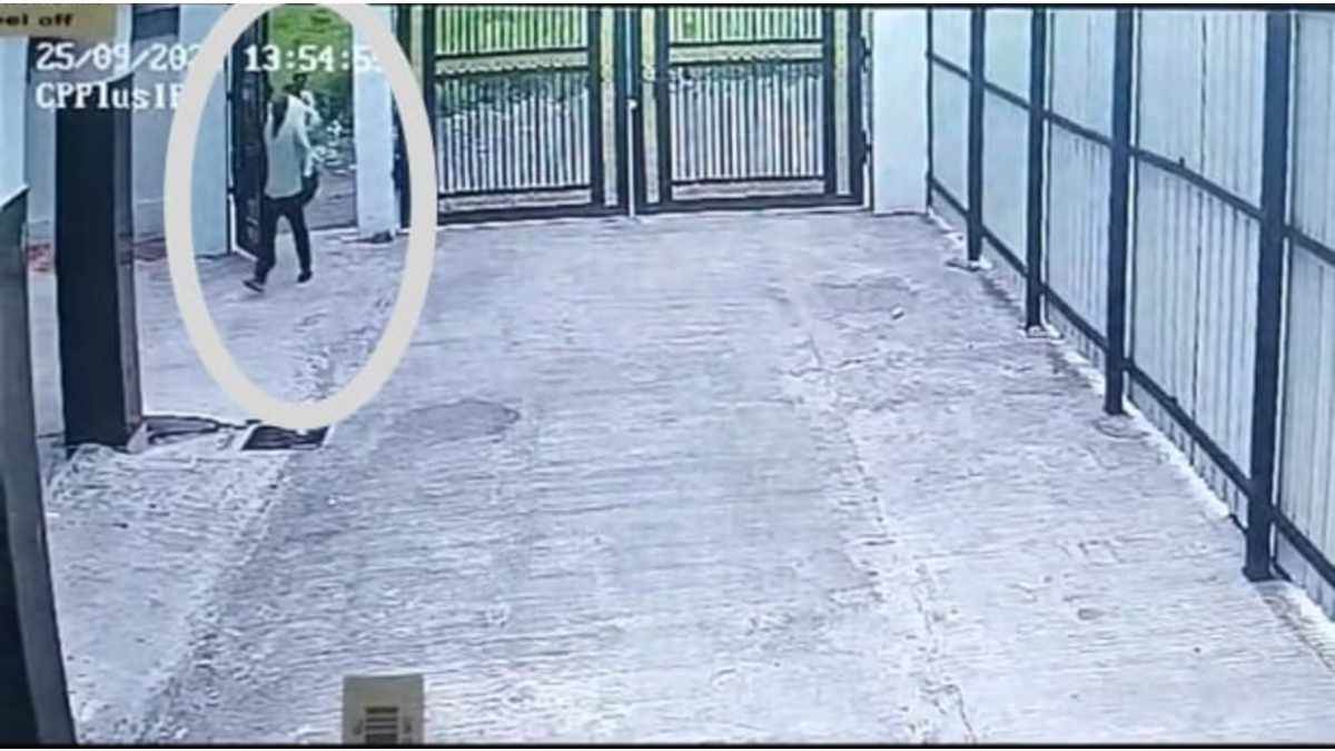 shajapur motorcycle stole from judges residence cctv footage police investigation