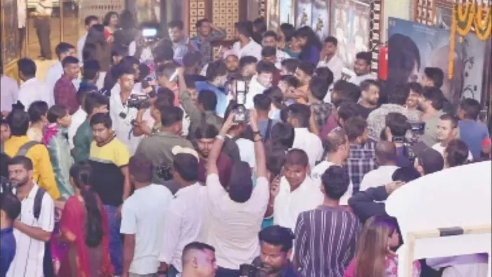 पहली बार सुबह साढ़े 5 बजे रिलीज हुई कोई फिल्म