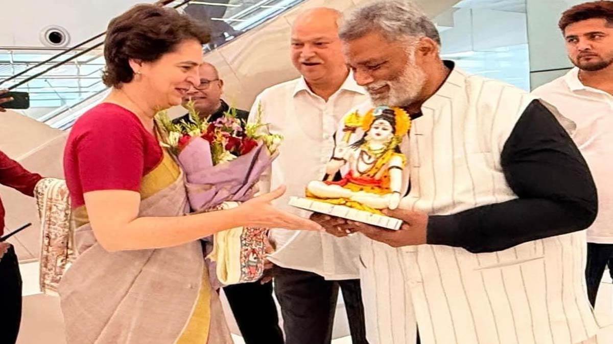 https://www.jagranimages.com/images/newimg/27092025/27_09_2025-priyanka_gandhi_pappu_yadav_24061528.jpg