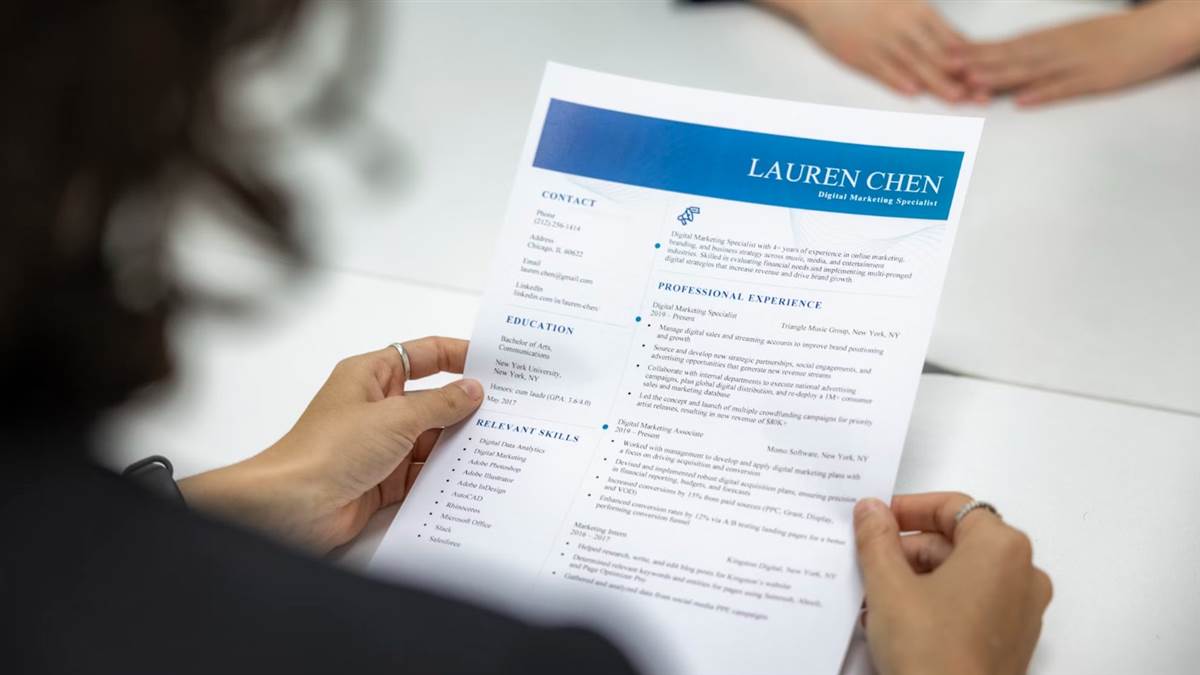 this is how chatgpt can help you build a professional resume in few minutes
