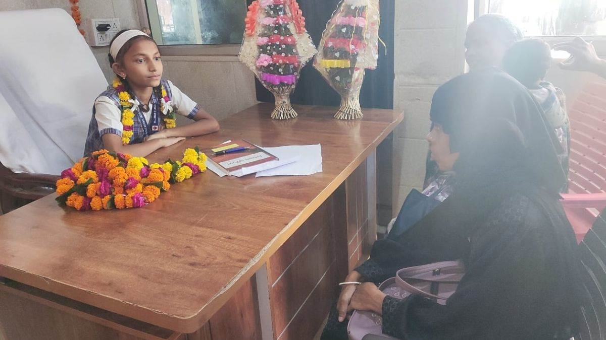 https://www.jagranimages.com/images/newimg/27092025/27_09_2025-shahganj_stus_24061704.jpg