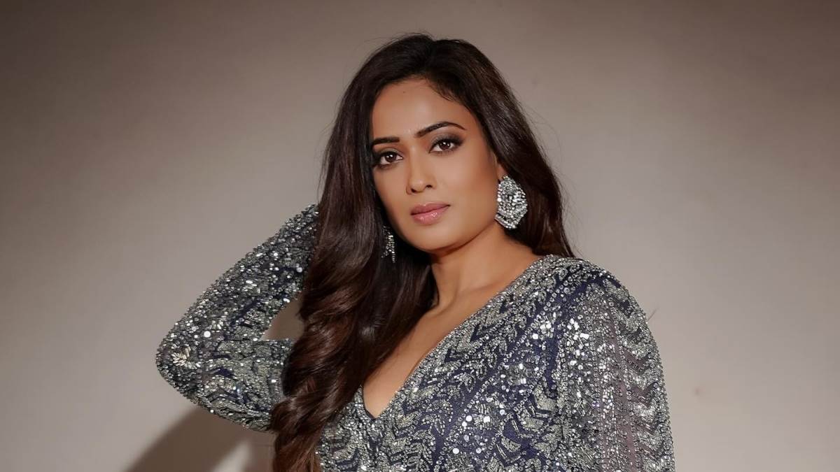 https://www.jagranimages.com/images/newimg/27092025/27_09_2025-shweta_tiwari_latest_photos_24061913.jpg