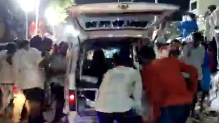 विजय की रैली में भगदड़ देर से पहुंचे नेता (फाइल फोटो)