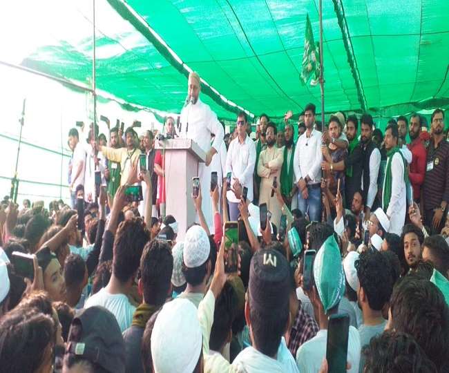 एआइएमआइएम के राष्ट्रीय अध्यक्ष असदुद्दीन ओवैसी मुजफ्फरनगर में।