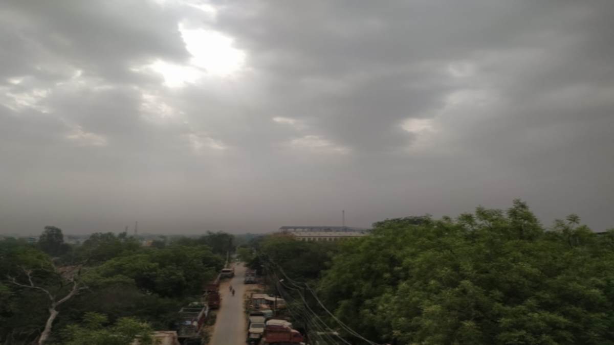 Agra Weather रहिए तैयार, इस साल जल्द दस्तक देगी ठंड, बूंदाबांदी करेगी
