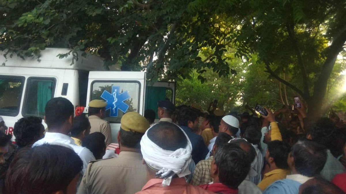 prayagraj sarailal khatoon village shaken by six deaths in car accident early thursday morning