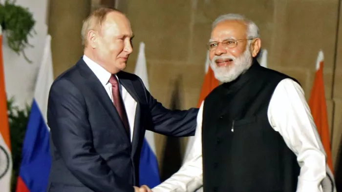 रूस के राष्ट्रपति ब्लादिमीर पुतिन और पीएम मोदी। फाइल फोटो