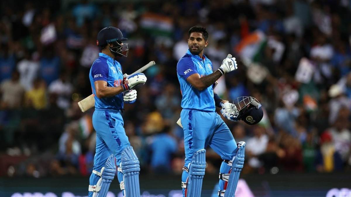 ind vs ned match suryakumar yadav made his first t20 world cup fifty celebrate with virat kohli in style