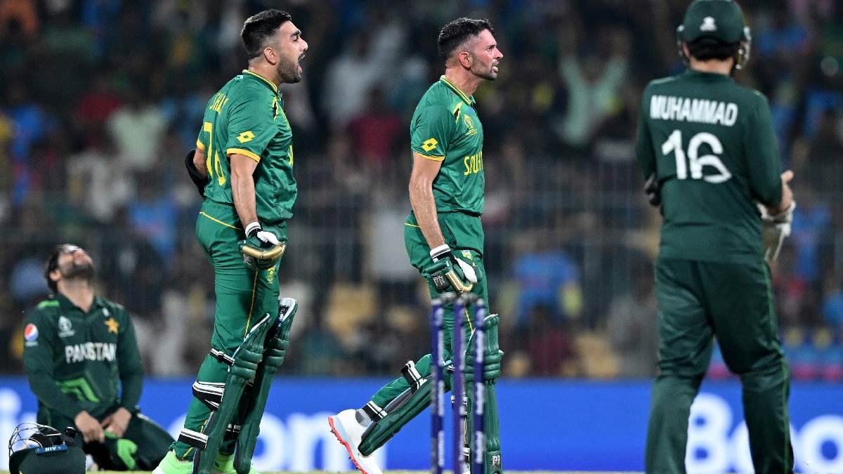 PAK vs SA Highlights साउथ अफ्रीका ने पाकिस्तान को 1 विकेट से हराया केशव महाराज ने लगाया विजयी