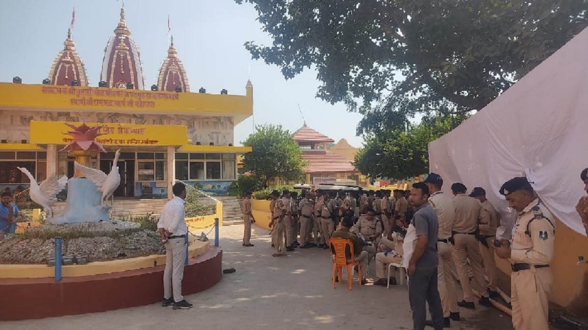 https://www.jagranimages.com/images/newimg/27102023/27_10_2023-pm_modi_chitrakoot_visit_23566205.jpg