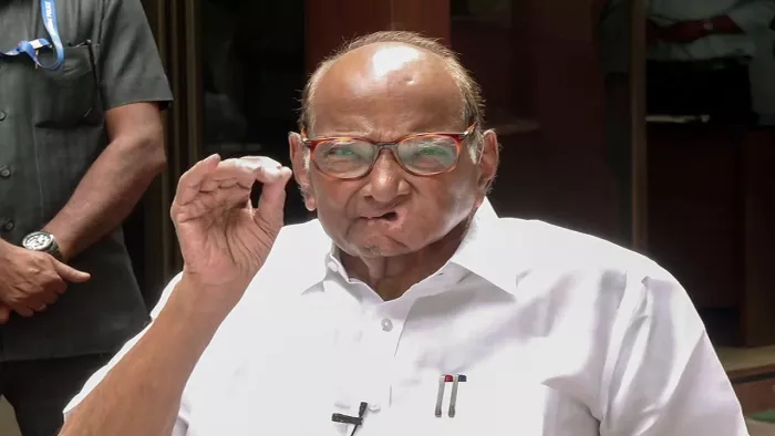 मराठा आरक्षण मुद्दे पर सीएम एकनाथ शिंदे पर बरसे शरद पवार