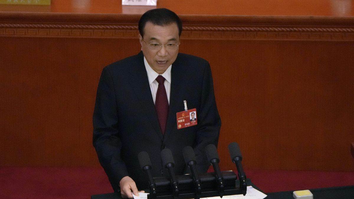 former chinese prime minister li keqiang dies of heart attack at the age of68