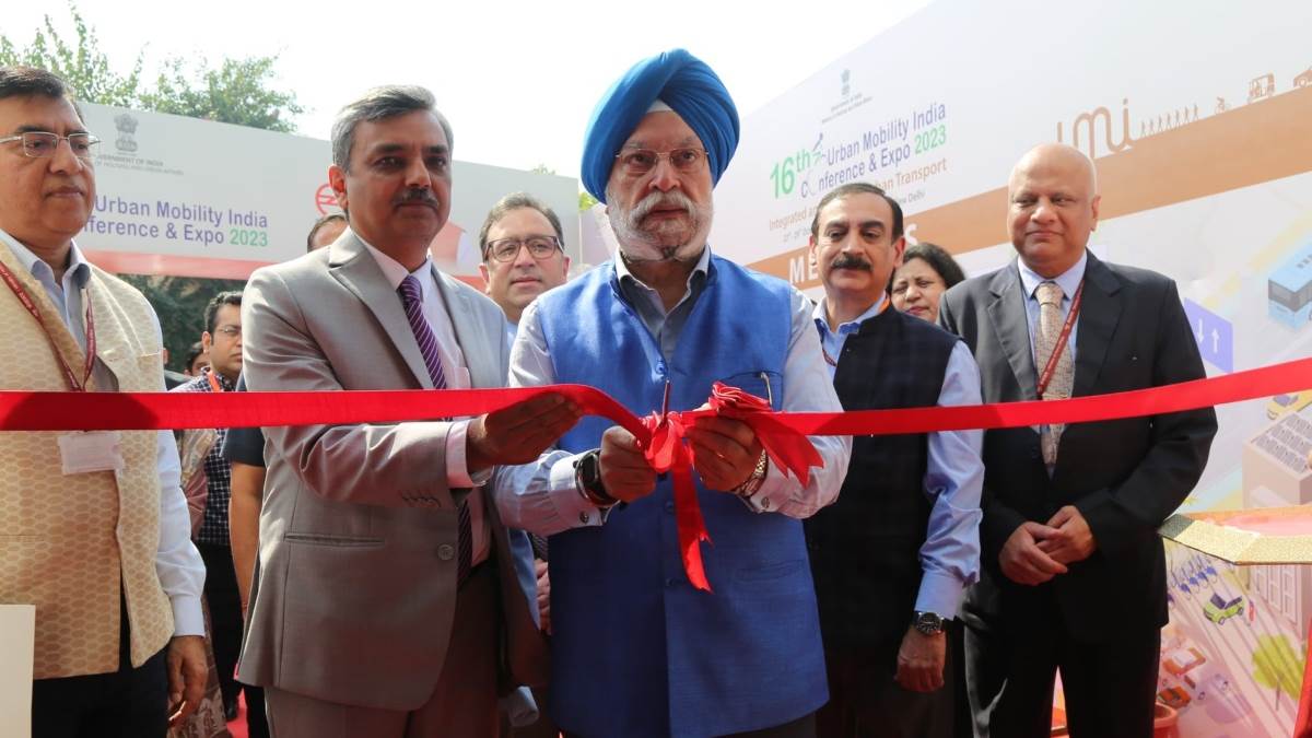 union minister hardeep puri said our direction is right to improve urban transport responded on e rickshaw