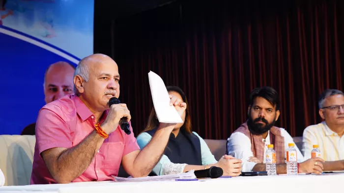 सिसोदिया ने रविवार को कोंडली विधानसभा क्षेत्र में ‘शिक्षा पर बात’ कार्यक्रम किया।