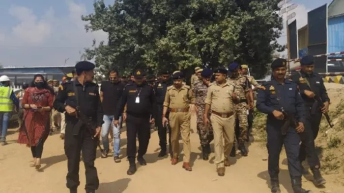 कमांडो टीम के साथ रामजन्मभूमि परिसर का निरीक्षण करते एसपी सुरक्षा बलरामाचारी दुबे : जागर
