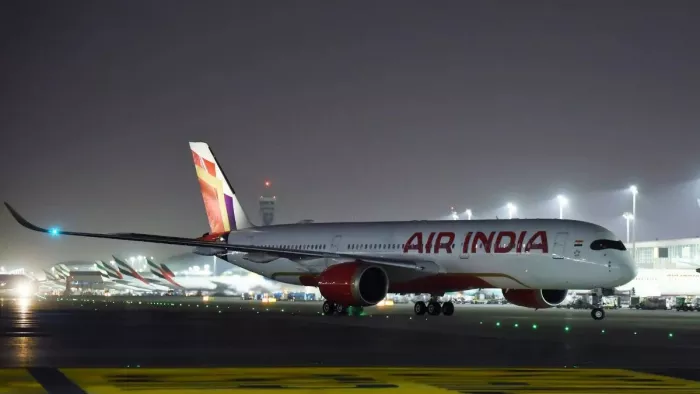 50 से ज्यादा विमानों को बम से उड़ाने की धमकी