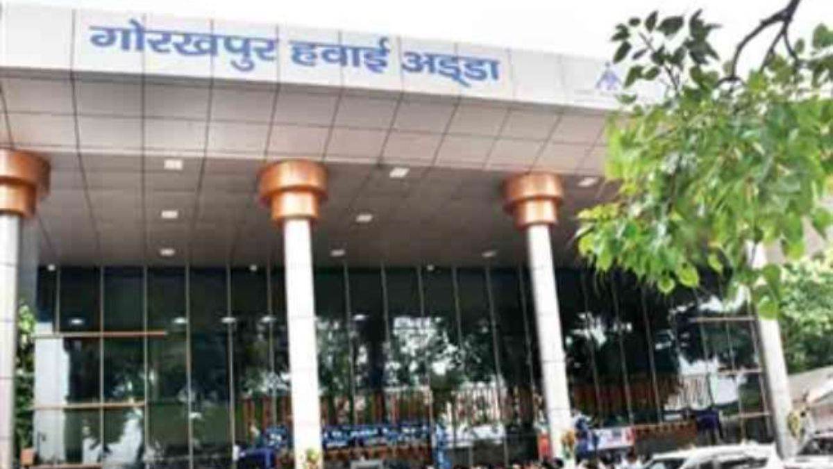 bomb threat in bengaluru gorakhpur flight airport on high alert