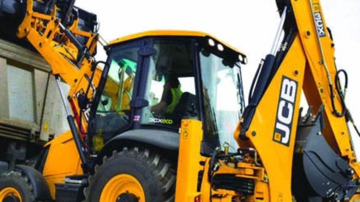 bulldozer action in bareilly on nanital road bareilly district