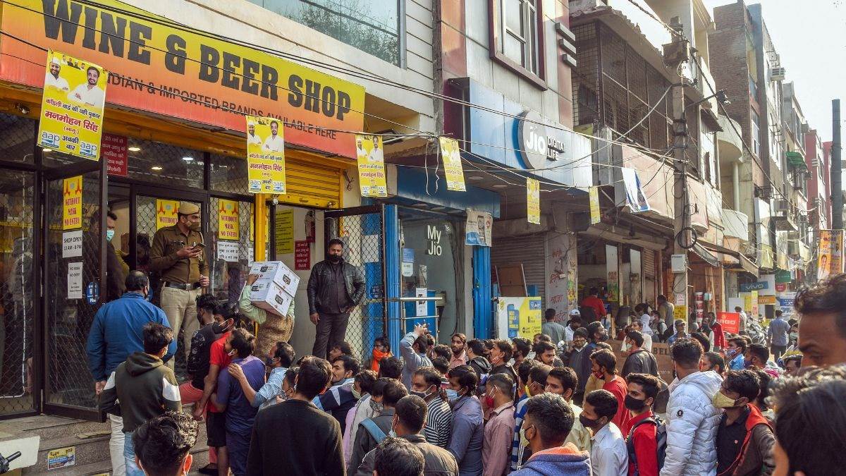ncr those buying cheap liquor from delhi should be careful police alert on border