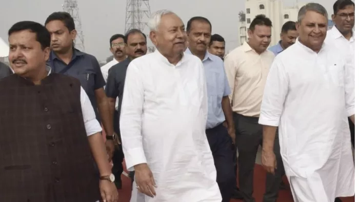 CM नीतीश ने अधिकारियों को दिए चाकचौबंध व्यवस्था के करने के निर्देश। (फाइल फोटो)