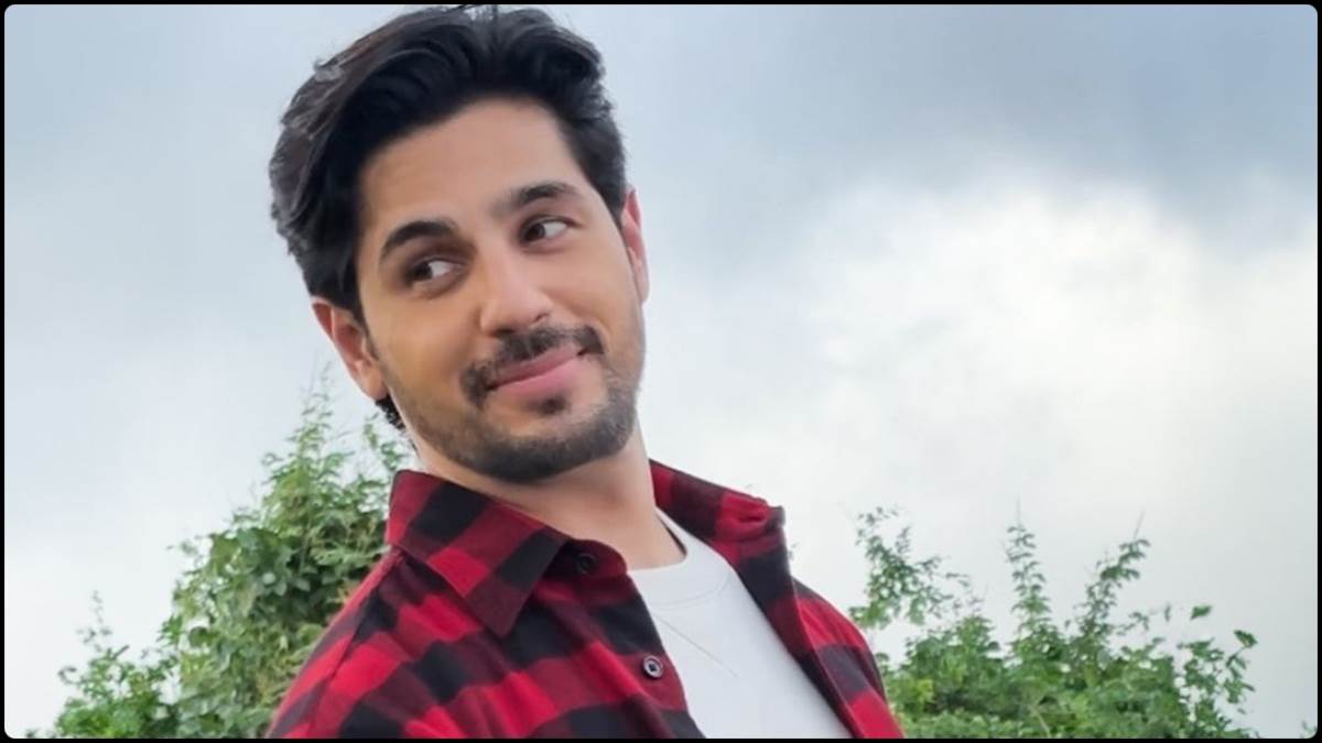 sidharth malhotra param sundari movie with actress janhvi kapoor movie genre rom com