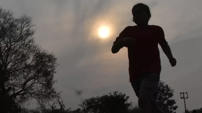 यूपी में तेजी से बदल रहा है मौसम। जागरण