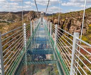 ग्लास स्काई वॉक का समय सुबह 8 बजे से शाम 5 बजे तक है।