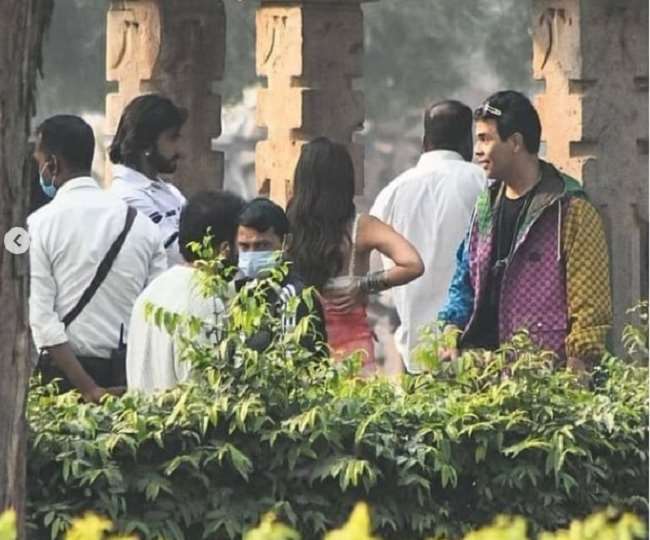 Alia Bhatt and Ranveer Singh photos from the sets of Rocky and Rani leaked again.