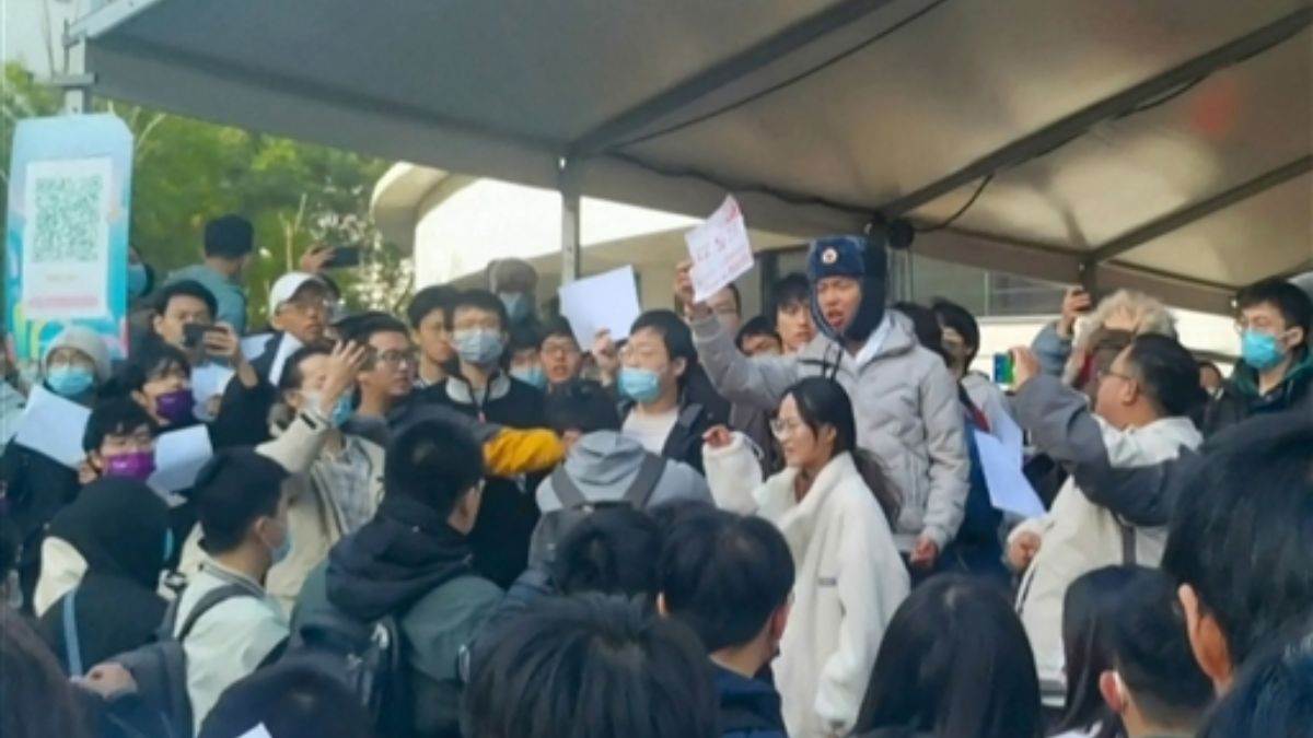 https://www.jagranimages.com/images/newimg/27112022/27_11_2022-china-protest_23231402.jpg