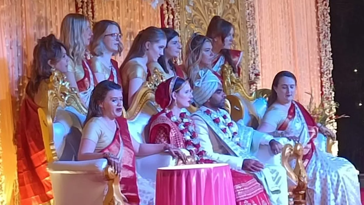 Helen & Amit love story: इंग्‍लैंड की दुल्हनियां पहुंची गांव, लोगों ने कहा- WOW.. मजा आ गया 'गोरे-गोरे मुखड़े'
