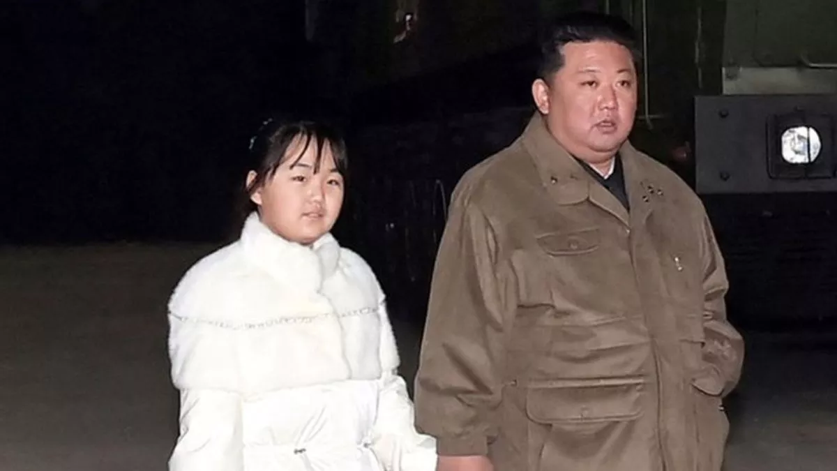 उत्तर कोरिया के तानाशाह किम जोंग की बेटी बनेंगी उत्तराधिकारी! सार्वजनिक बैठक में साथ दिखने से लगने लगे कयास