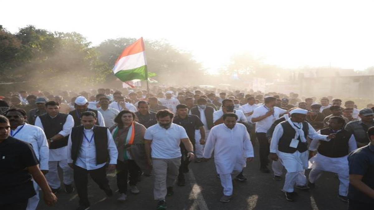 https://www.jagranimages.com/images/newimg/27112022/27_11_2022-rahul_gandhi_with_kamalnath_23231091.jpg