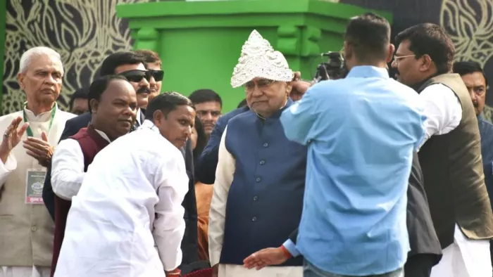 'संविधान निर्माताओं ने सभी तबकों के विकास की बात कही लेकिन...', लोगों ने बड़ी बातें कह दीं