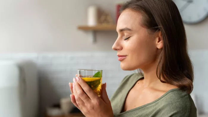 Cold Remedy: सर्दियों में कई सारी परेशानियों से दूर रखेगी ये ड्रिंक