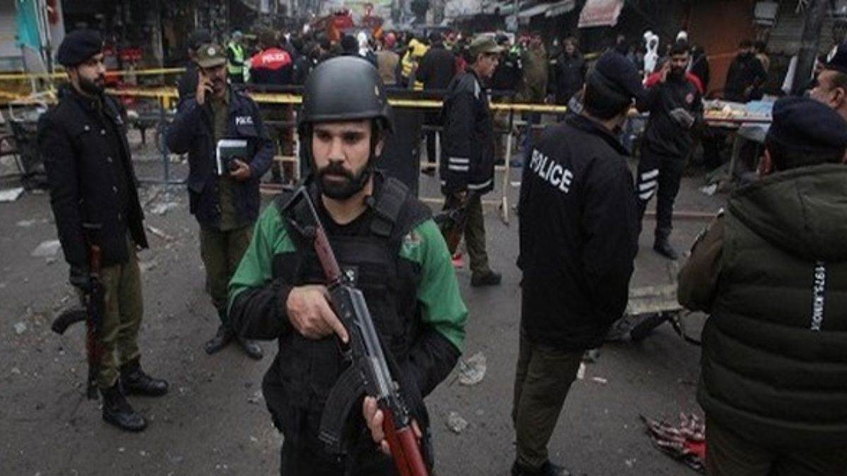 pakistan suicide attack on convoy of pak soldiers in khyber pakhtunkhwa many injured and killed in blast