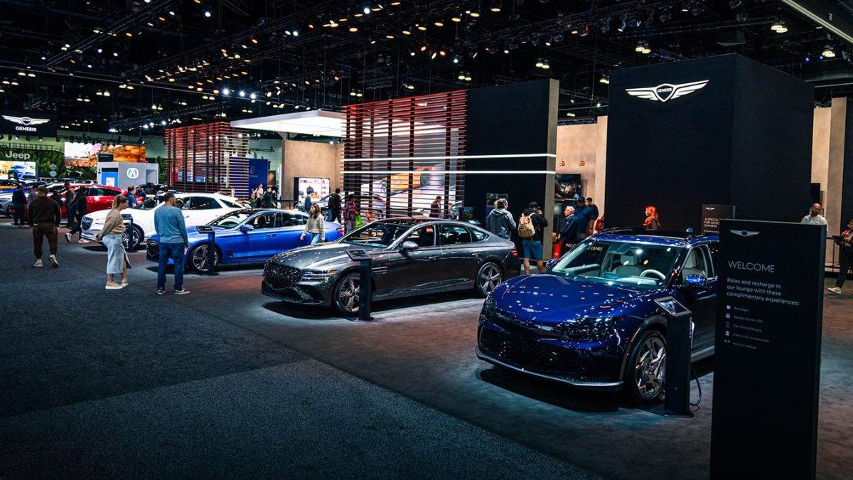 https://www.jagranimages.com/images/newimg/27112024/27_11_2024-2024_la_auto_show_23838034.jpg