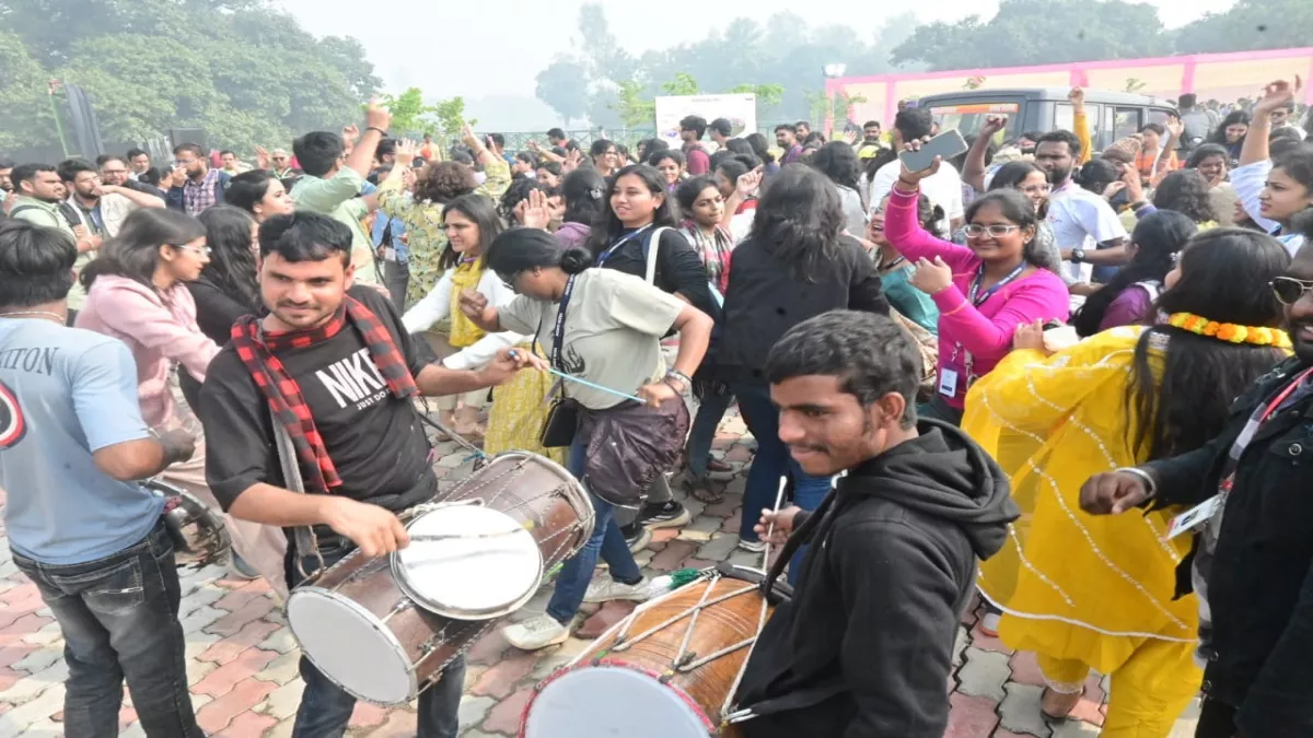 Jagriti Yatra: जागृति रेल यात्रा पहुंची देवरिया, भव्य स्वागत देख लोग हुए गदगद, ग्रामीण उद्यमिता पर मंथन शुरू