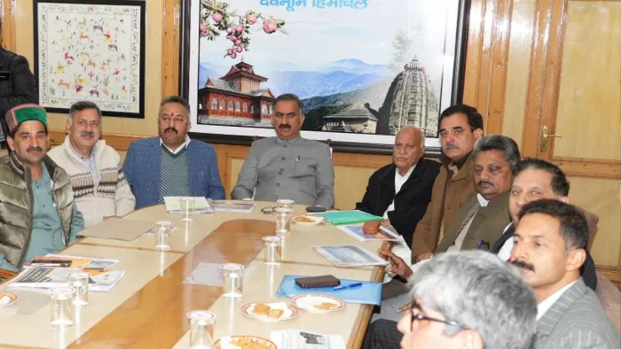 सीएम पहुंचे दिल्ली, हिमाचल में आपदाओं से हुए नुकसान की भरपाई के लिए बजट की मांग उठाएंगे।