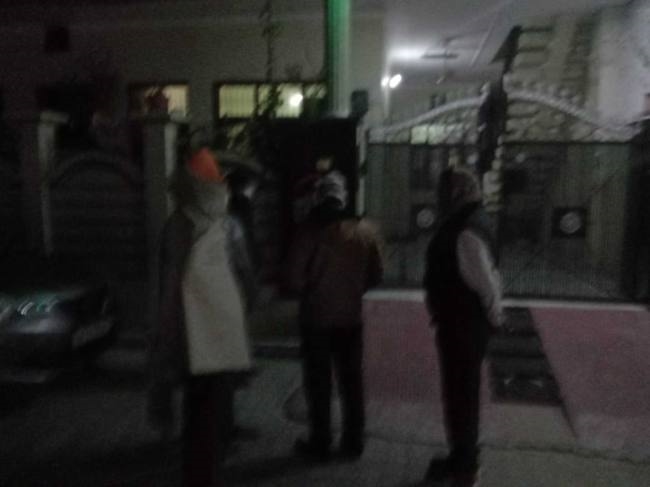 how did the lieutenant reach sasaram from gaya the kinsmen are not sure about the train accident