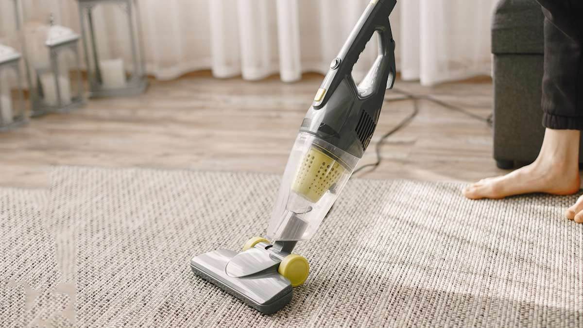 Best Dyson Vacuum Cleaner: इन पॉवरफुल वैक्यूम क्लीनर से अब घर के हर कोने से धूल-मिट्टी का खात्मा करना हुआ आसान