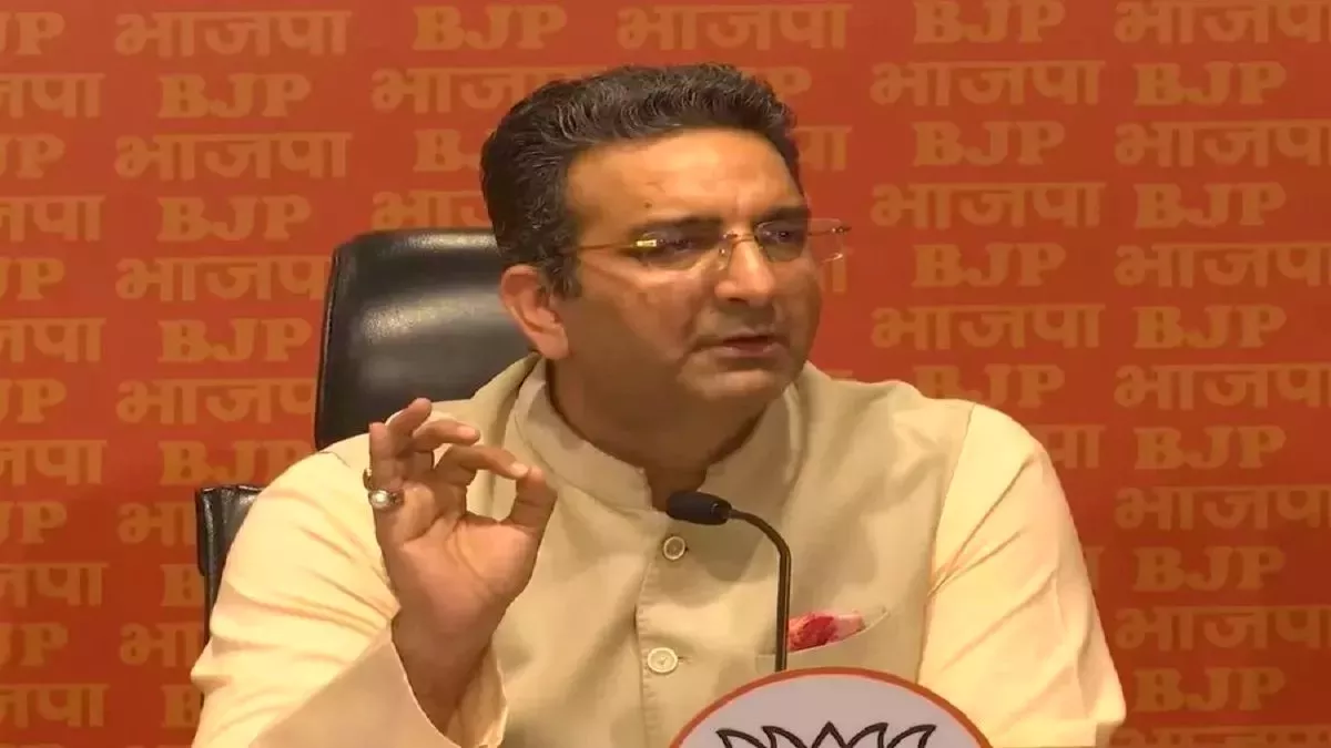 भाजपा ने राहुल और सोनिया पर साधा निशाना, बताया भारतीय राजनीति का सबसे भ्रष्ट परिवार।