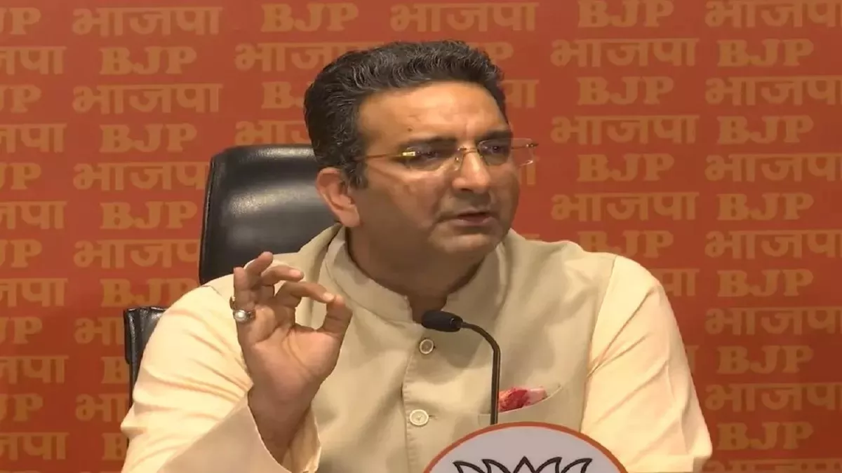 Gaurav Bhatia Attack on Congress over corruption